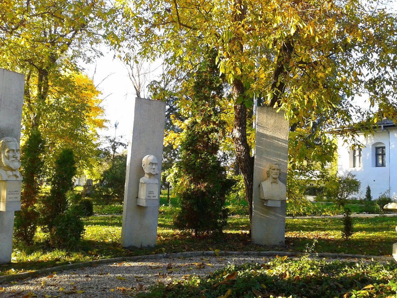 Carol Davila's bust , Golesti Museum, Romania - 01.jpg